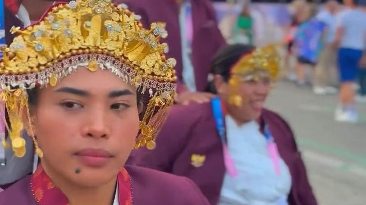 Kirim 35 Atlet, Begini Keseruan Parade Kontingen Indonesia di Acara Opening Ceremony Paralympic Paris 2024