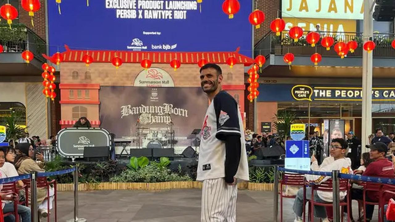 Sisi Lain Tyronne del Pino Ramos, Bintang Persib Bandung yang juga jadi Model