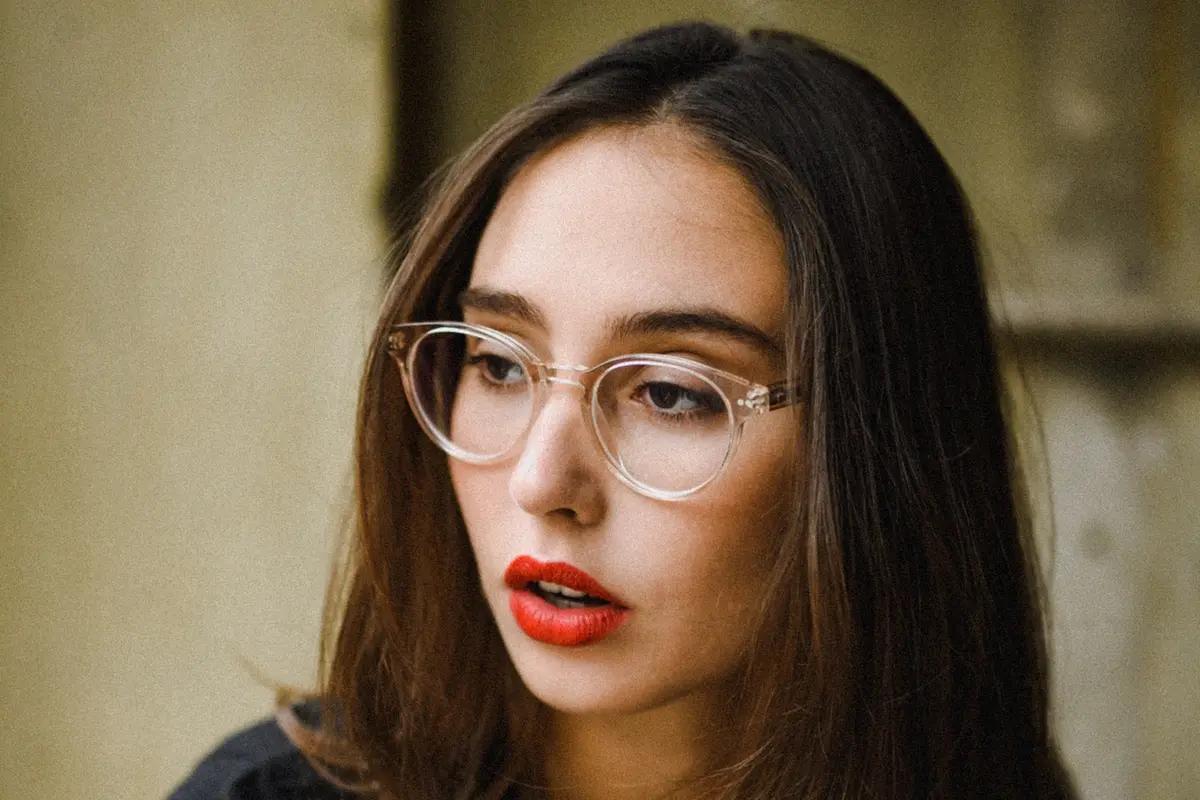 Lipstik Merah Dijadikan Sebagai Base Makeup, Berani Coba?