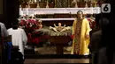 Misa Malam Natal di Gereja Katedral berlangsung aman dan khidmat. (Liputan6.com/Herman Zakharia)