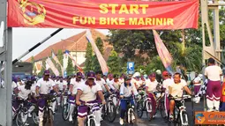 Citizen6, Surabaya: Acara diawali kegiatan Fun Bike Marinir, serta dilanjutkan dengan acara peringatan Hari Anak 2011. (Pengirim: Diyat Akmal)