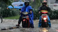 Tips Sederhana Merawat Motor Saat Musim Hujan