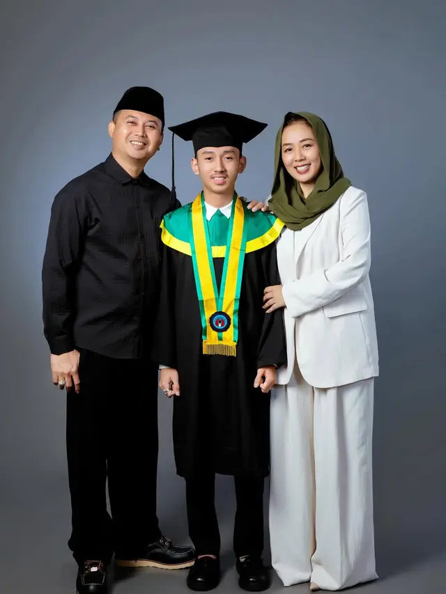 Inspirasi Blazer ala Soimah (Foto: Instagram @showimah)