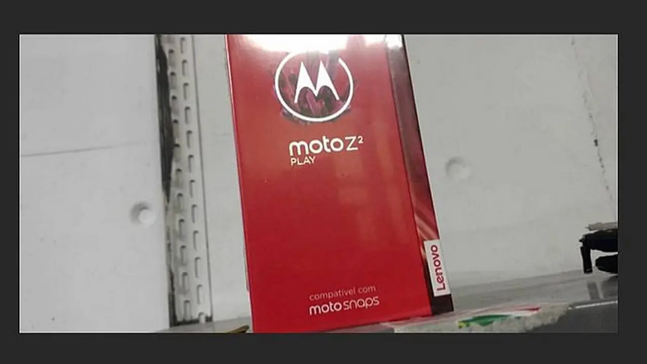 Kotak Moto Z2 Play