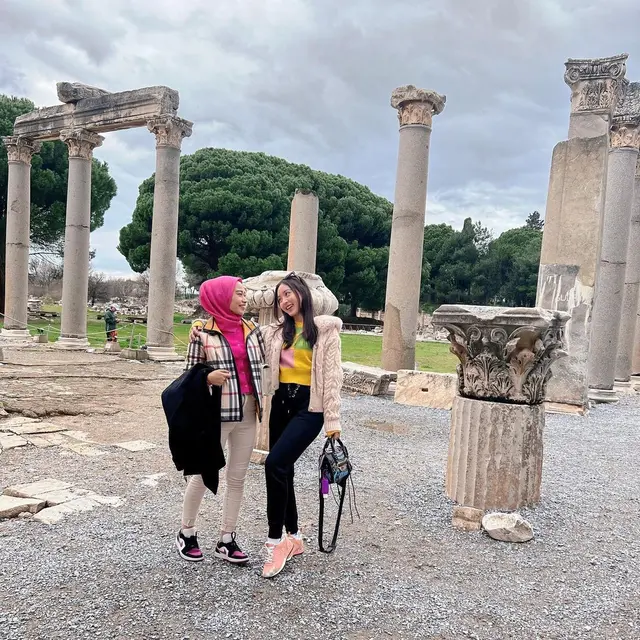 6 Potret Persahabatan Natasha Wilona dan Bella Nabilla, Kenal Sejak Main Sinetron
