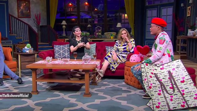 Catherine Wilson di Sebuah Acara Talk Show