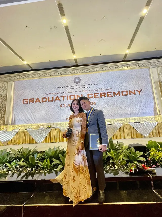 Dikenal Sebagai Anak Artis yang Berprestasi