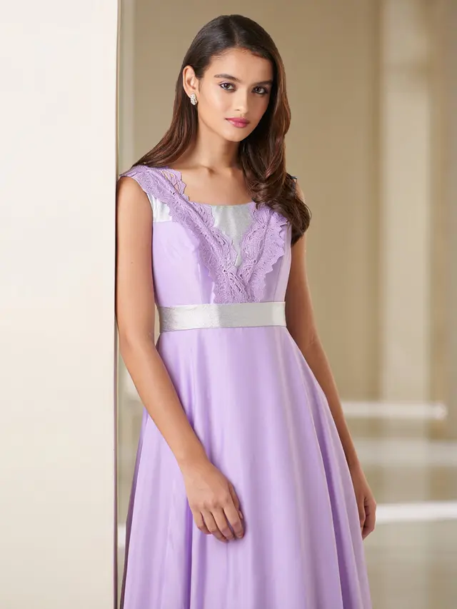 Model Baju Gereja Terusan Kombinasi Warna Pastel yang Elegan