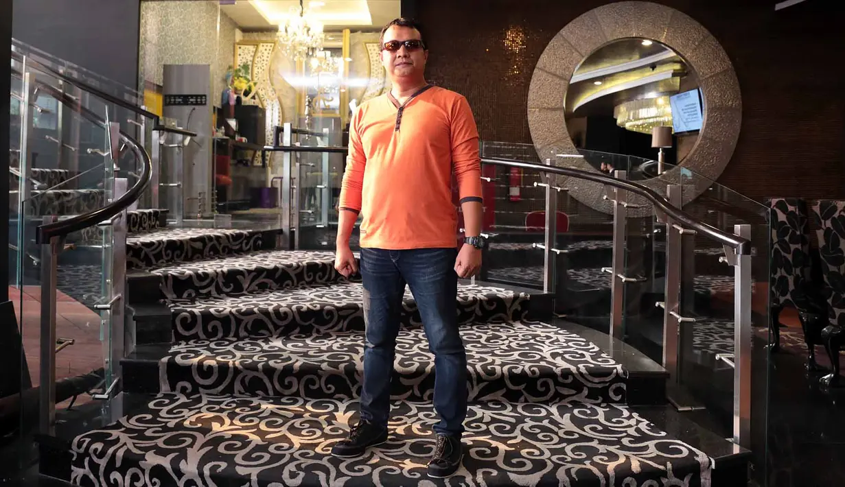 "Aku sama Fadli ketemu di Stasiun di Surabaya. Aku dari pintu berlawanan arah sama dia. Pas ketemu aku tanya, 'anak-anak mana?' dia bilang sudah di dalam kali'. Tapi pas di dalam gerbong nggak ada, mana anak-anak,” ungkapnya. (Deki Prayoga/Bintang.com)