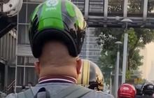 Begini Jadinya Jika Penumpang Berbadan Besar Kekecilan Pakai Helm Ojol, Penampakannya Jadi Sorotan