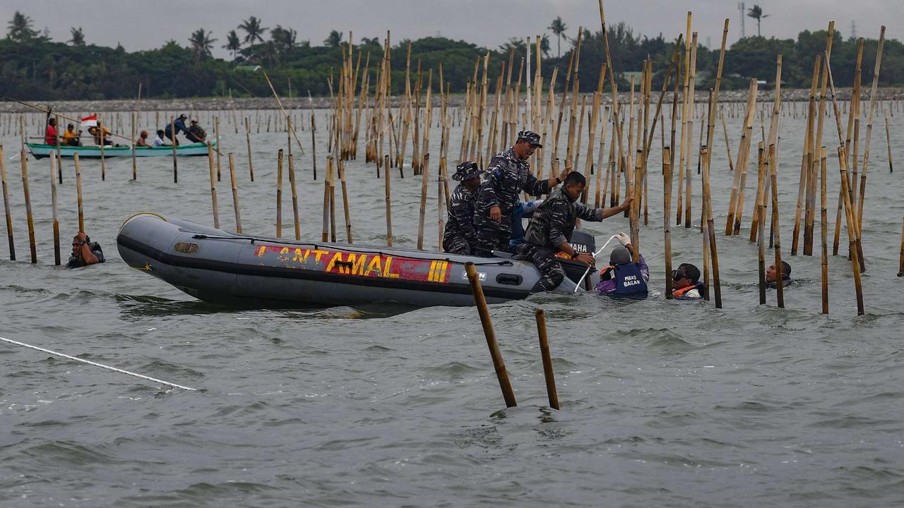 Aksi Ribuan Pasukan TNI AL dan Nelayan Bersatu Bongkar Pagar Laut Misterius di Tangerang