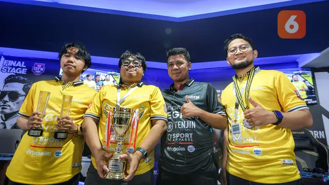 Syamsul Arif (dua dari kiri) menjuarai Lenovo Legion IDFM: Final Stage