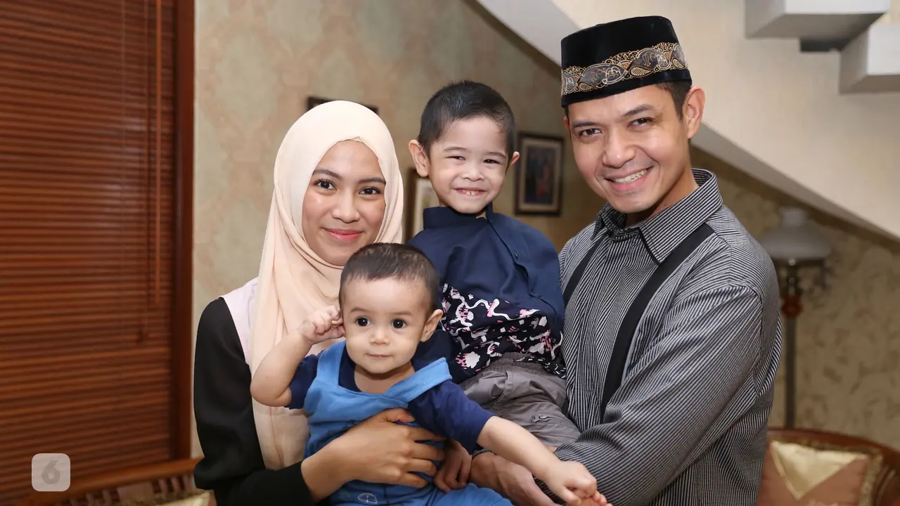[Bintang] Dude Harlino dan Alyssa Soebandono