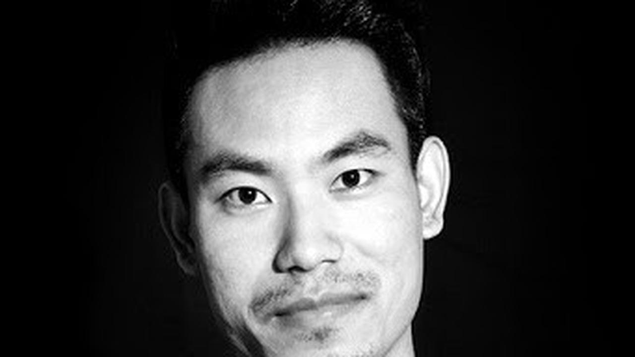 Rlon Wang merancang paket hadiah imajinatif untuk single malt khusus Tahun Baru Imlek