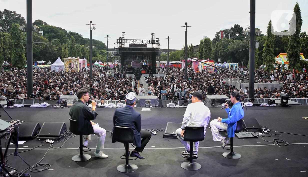 Melalui talk show bertema Gaya Hidup Elit Tahan Boros Sulit, pengunjung diajak untuk mengelola keuangan secara baik dan bijak. (Liputan6.com/Angga Yuniar)