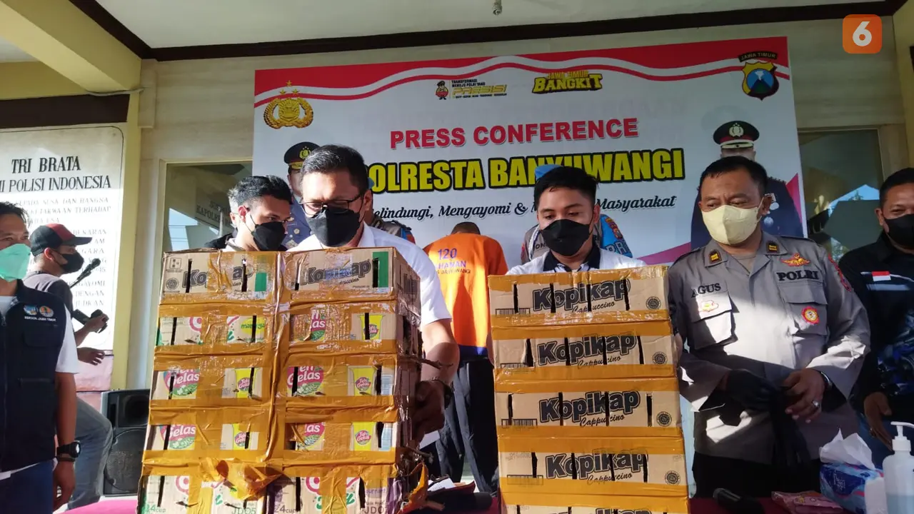 Barang bukti burung dyang dilindungi yang dikemas di dalam kardus berhasil diamankan Polisi (Hermawan Arifianto/Liputan6.com)