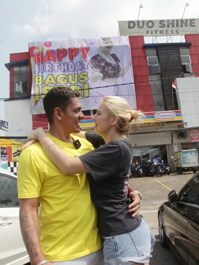 Robby Shine dan Nastasya Shine