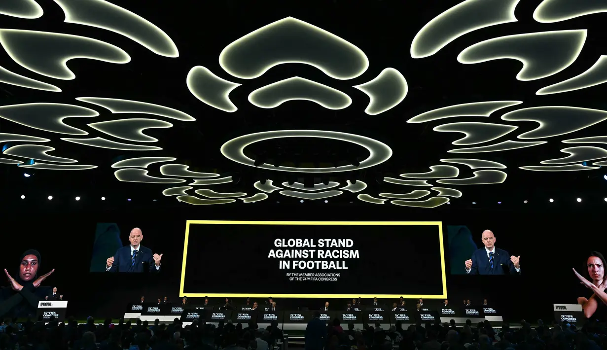 Secara resmi FIFA menunjuk Brasil sebagai tuan rumah Piala Dunia Wanita 2027. (MANAN VATSYAYANA/AFP)
