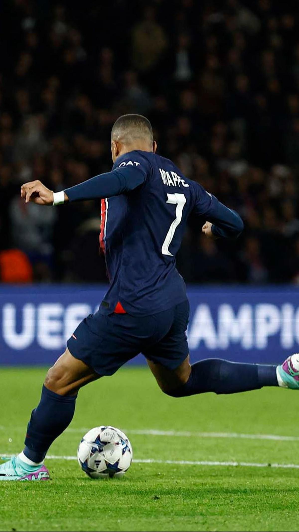 Gol pembuka PSG dicetak lewat aksi individu Kylian Mbappe di menit ke-32.