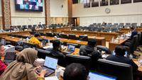Bahas RUU PPMI: Baleg DPR Dengarkan Masukan Perwakilan Pekerja Migran Indonesia dari 8 Negara