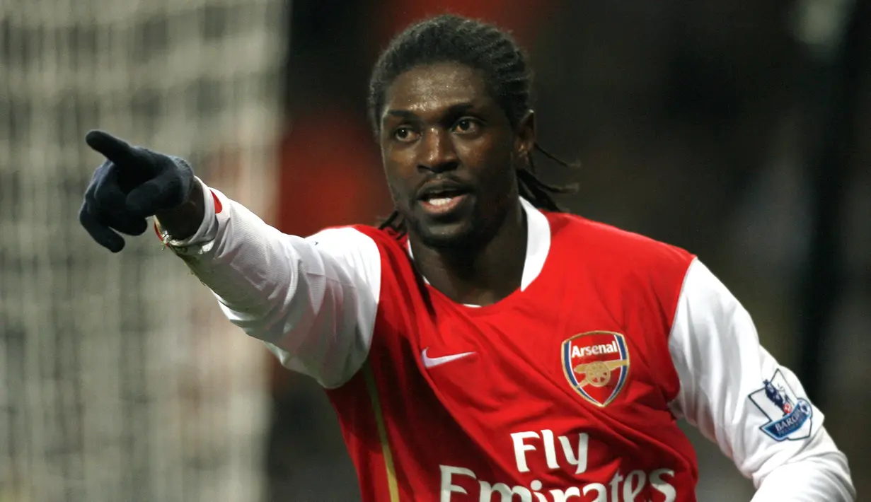 Emmanuel Adebayor. Pemain asal Togo ini membela 4 klub di Liga Inggris yang semuanya berlaga di Premier League mulai 2005/2006 hingga 2015/2016, yaitu Arsenal, Manchester City, Tottenham Hotspur dan Crystal Palace. Total 97 gol dicetaknya. Ia pensiun di Olimpia (Paraguay) pada 2020. (AFP/Glyn kirk)