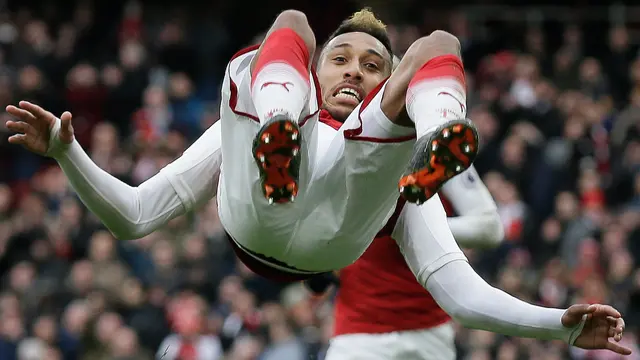Aubameyang Dua Gol, Arsenal Menang Telak atas Stoke City