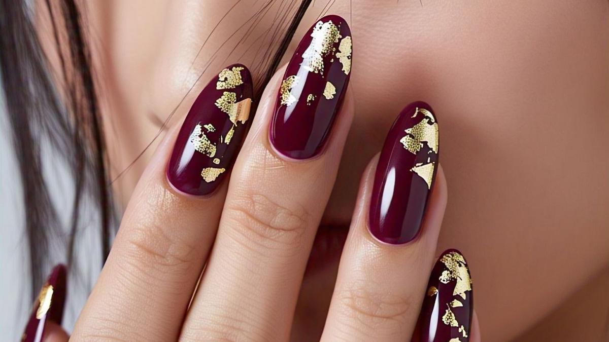 5 Desain Nail Art Maroon yang Cocok untuk Tampil Elegan di Berbagai Acara, Mewah dan Memikat