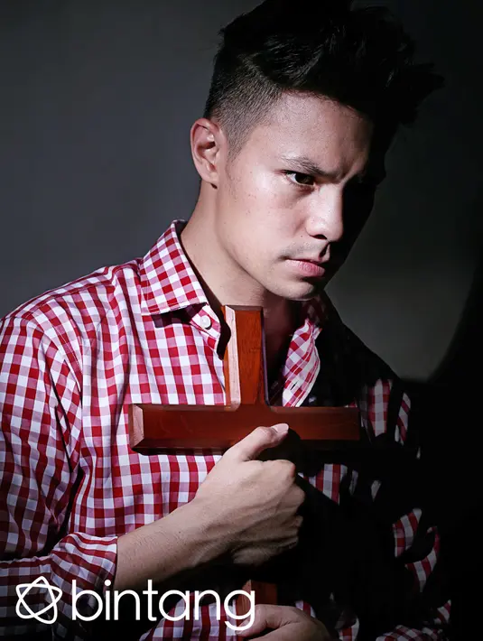 Selesai merayakan Natal di Jakarta, ia bersama keluarga merayakan Natal di tanah kelahirannya bersama keluarga besarnya.(Andy Masela/Bintang.com)