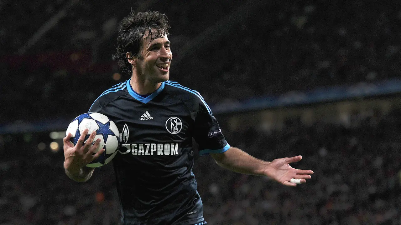 FOTO: Karim Benzema Ungguli Raul Gonzalez dalam Daftar Pemain Pencetak 70 Gol di Liga Champions - Raul Gonzalez