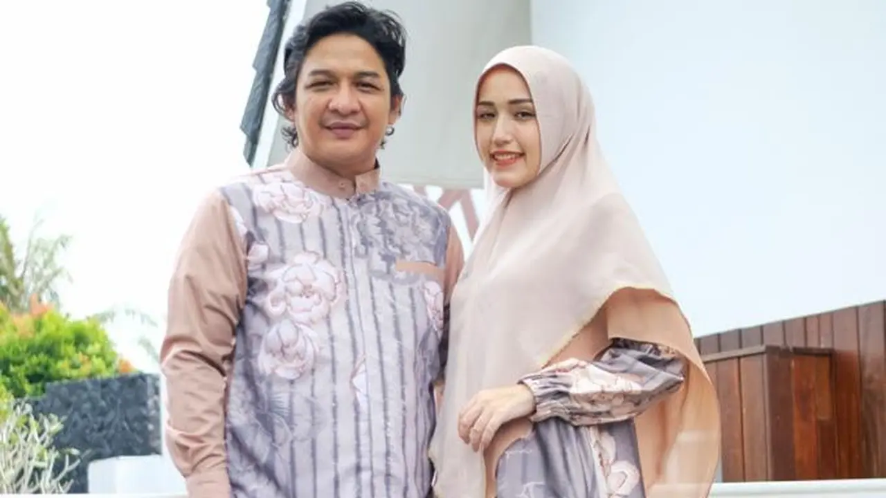 Adelia Pasha dan Pasha Ungu kompak kenakan baju lebaran serasi/dok. Nigoya Syar'i