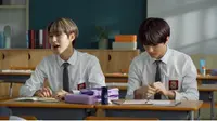 Jisung dan Rejun NCT Dream berakting bak anak SMA di iklan kosmetik lokal Indonesia. (dok. Screenshoot Youtube NCT Dream)