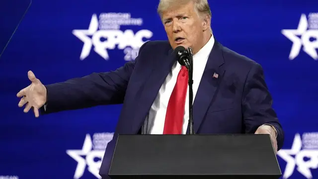 Mantan Presiden Donald Trump tampil di CPAC 2021.