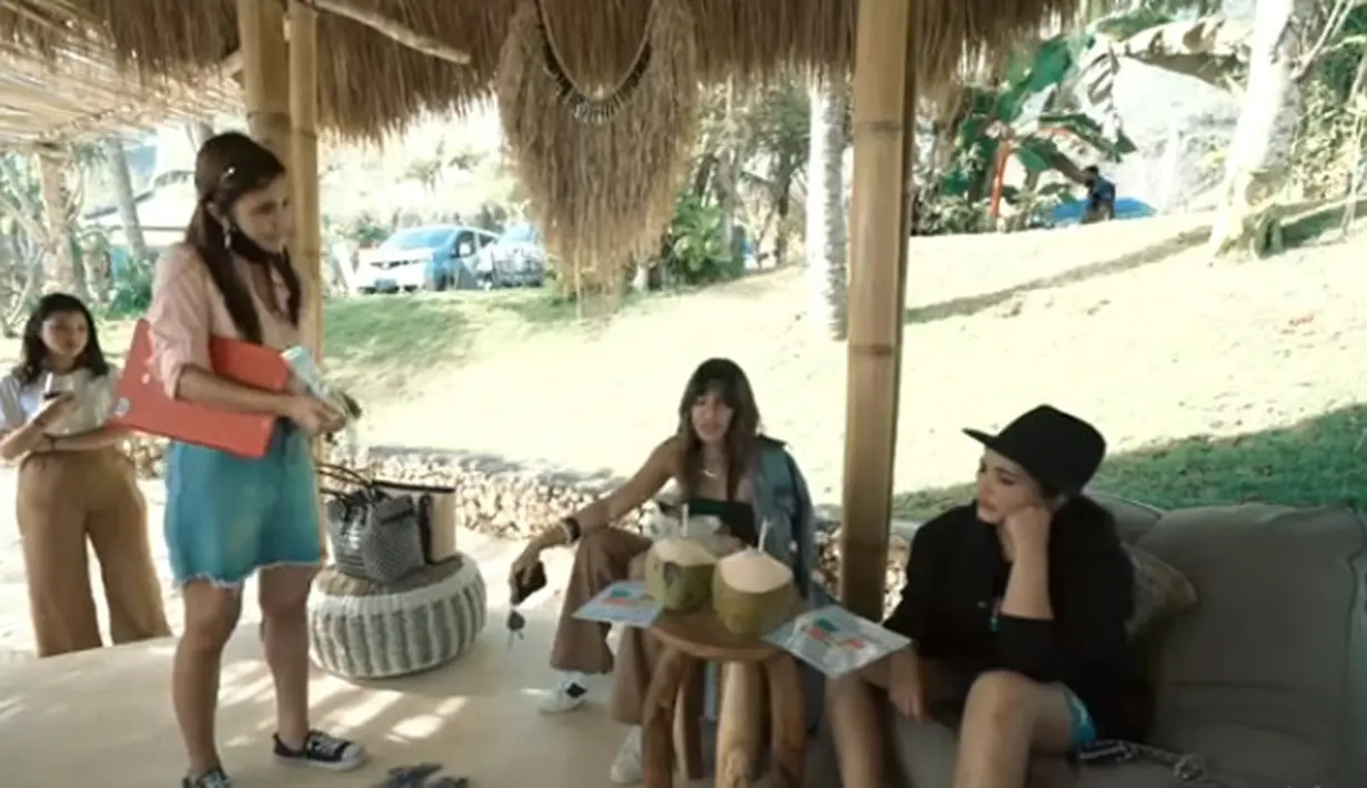 Ashanty dan Nia Ramadhani (Youtube/The Hermansyah A6)