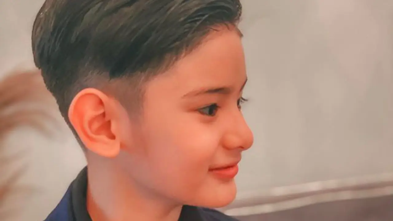 7 Potret King Faaz Anak Fairuz A Rafiq