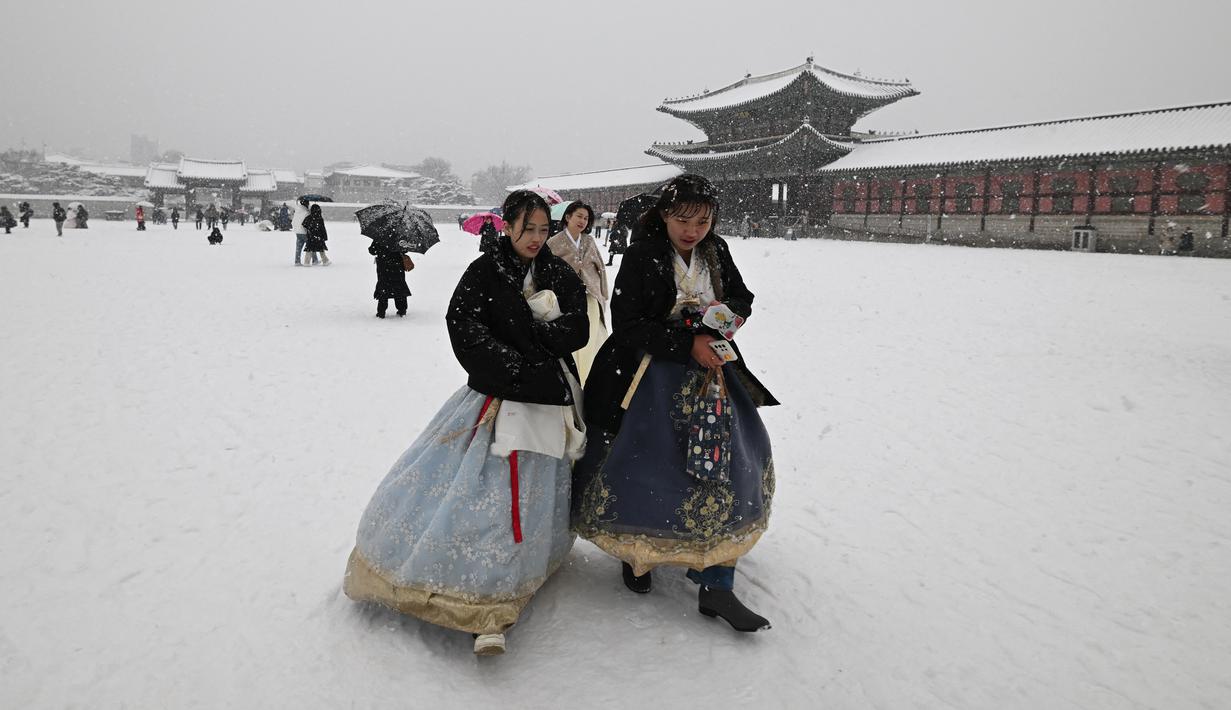 Badan Meteorologi Korea Selatan mengeluarkan peringatan salju lebat untuk beberapa bagian semenanjung Korea. (Jung Yeon-je / AFP)