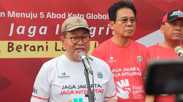 Kurangi Polusi, Pramono Ajak Warga Gunakan Transportasi Umum