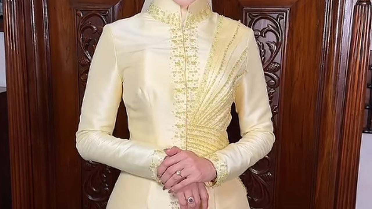 8 Potret Maia Estianty dan Mulan Jameela Pakai Kebaya Kuning di Acara Lamaran El-Syifa