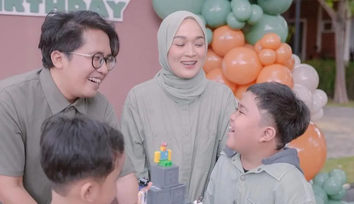 Ririe Fairus baru-baru ini membagikan potret perayaan ulang tahun putranya yang bernama Bian.