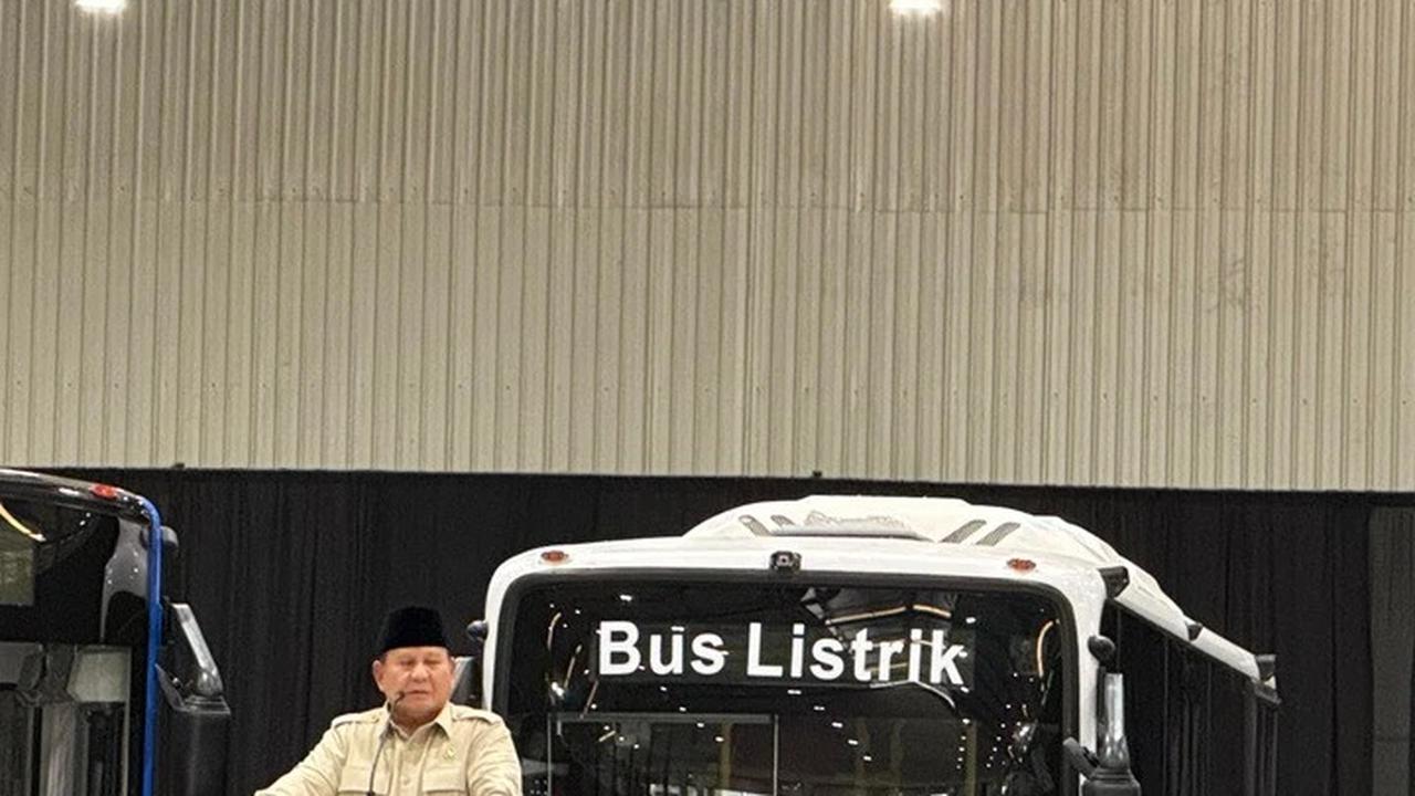 Prabowo Resmikan Pabrik Kendaraan Listrik