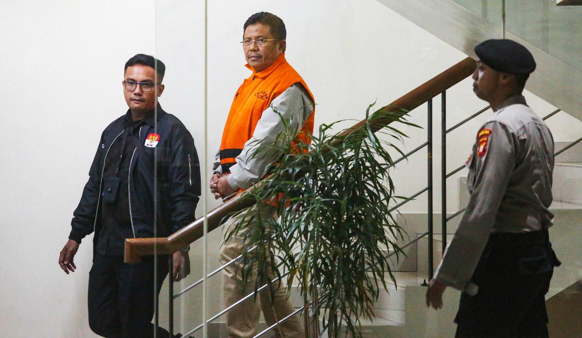 KPK Resmi Menahan Bupati Lombok Barat