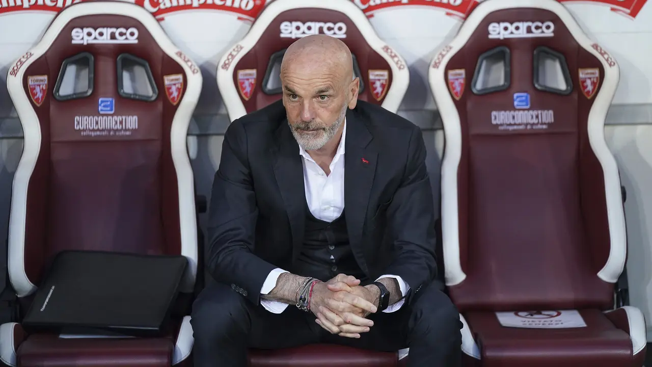 FOTO: Ante Rebic Cetak Hattrick, Satu Kemenangan Lagi AC Milan Amankan Tiket ke Liga Champions - Stefano Pioli