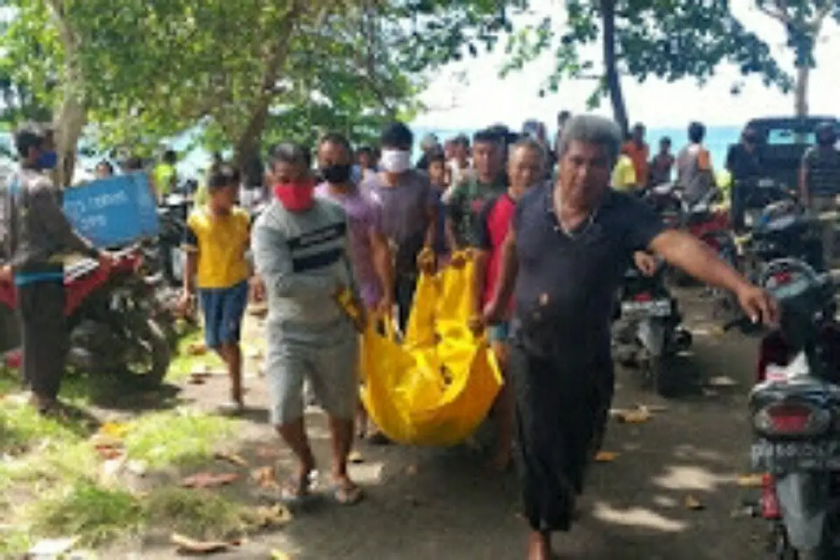 Sejumlah warga Bitung yang pertama kali melihat keberadaan mayat itu langsung melapor ke aparat kepolisian terdekat.