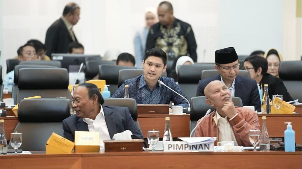 <b>Mencantumkan Topik yang Dibahas</b>