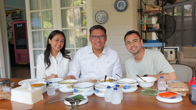Wakil Menteri Pertanian (Wamentan), Sudaryono mengunjungi kediaman Raffi Ahmad di Andara, Jawa Barat pada Rabu (13/11/2024). (Foto: Istimewa)