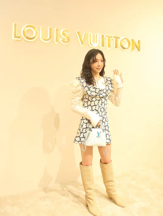 Pembukaan flagship store Louis Vuitton di Jakarta yang kian ramai dengan kehadiran Taeyeon SNSD