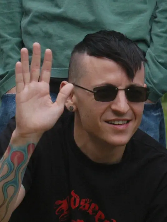 Lagi-lagi, kabar mengejutkan bagi penikmati musik seluruh dunia. Chester Bennington meninggal dunia secara mengenaskan. Vokalis Linkin Park itu ditemukan gantung diri di kediamannya pada 20 Juli 2017 waktu setempat. (Bambang E. Ros/Bintang.com)