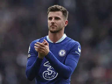 Reaksi Mason Mount dari Chelsea setelah timnya kalah dalam pertandingan Liga Utama Inggris melawan Tottenham Hotspur di Stadion Tottenham Hotspur di London, Minggu, 26 Februari 2023. (AP Photo/Ian Walton, File)