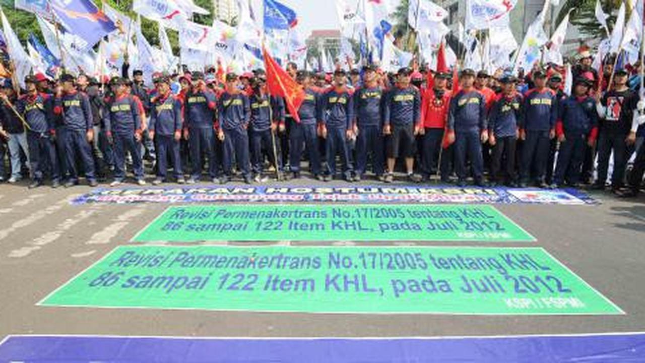Was-was menanti ancaman PHK buruh