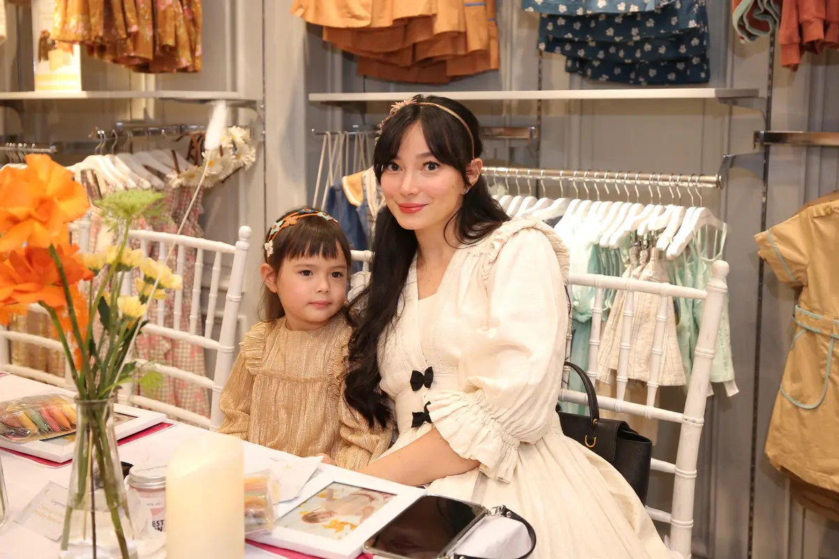 Gingersnaps bersama Asmirandah dan Chloe Emanuelle perlihatkan Koleksi Pakaian Anak. [Daniel Kampua/Fimela]
