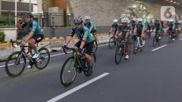 Kegiatan ini sekaligus ajang silaturahmi Gubernur Jakarta, Pramono Anung dengan komunitas sepeda dalam suasana Idul Fitri 1446 Hijriah. (Liputan6.com/Herman Zakharia)
